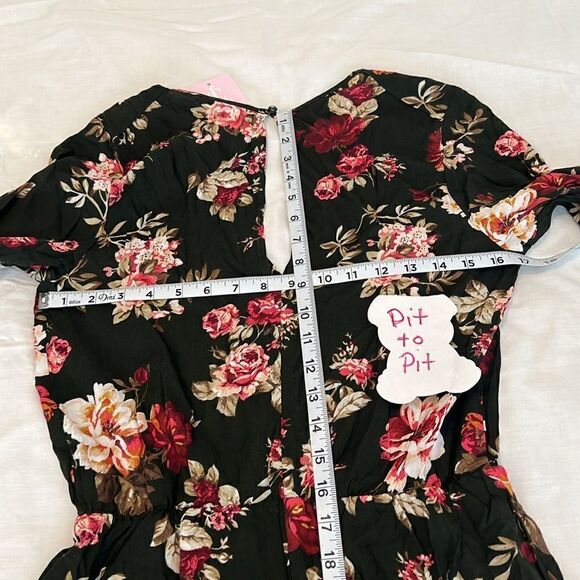 NWT Ambiance sizeM 3/4 sleeve black/red/pink flowered elastic waist short romper - Picture 10 of 11